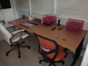 Mobiliário · Equipamentos