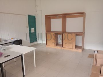 Mobiliário · Equipamentos
