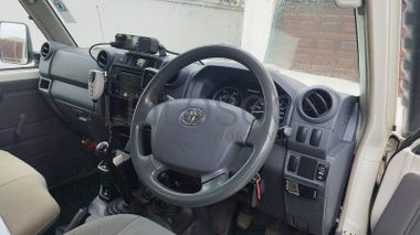 Toyota Land Cruiser 79-3,20m