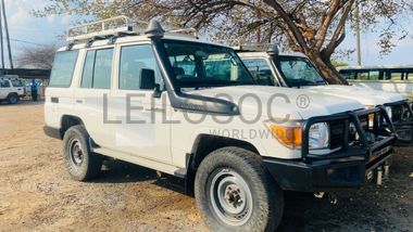 Toyota Land Cruiser - 2015
