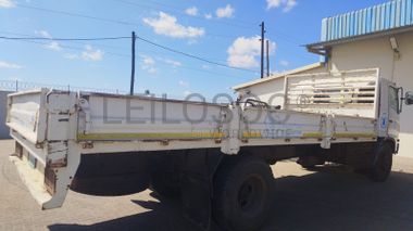 Camião Hino 500