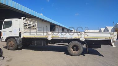 Camião Hino 500