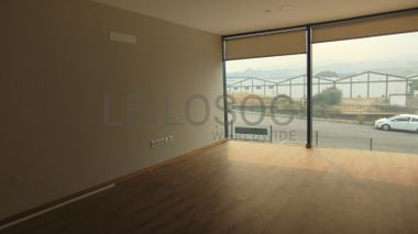 Estabelecimento Comercial com Recheio · Tortosendo, Covilhã
