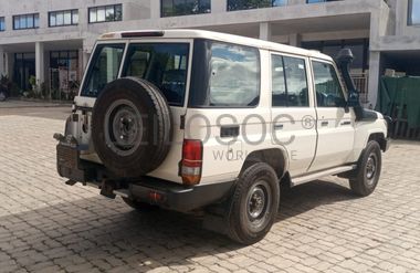 Toyota Landa Cruiser - 2,70m