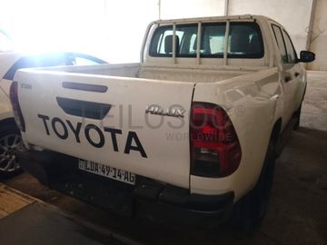 TOYOTA	HILUX DC