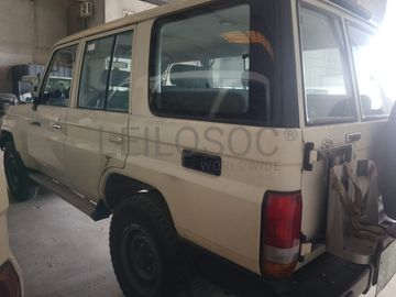 TOYOTA	LAND CRUISER