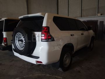 TOYOTA	PRADO 