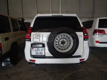 TOYOTA	PRADO 