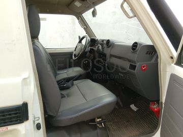 TOYOTA	LC PICK-UP