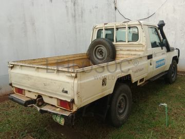 TOYOTA	LC PICK-UP