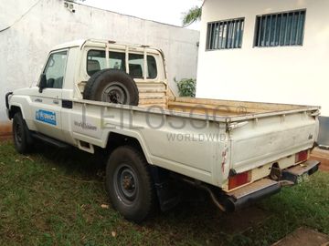 TOYOTA	LC PICK-UP