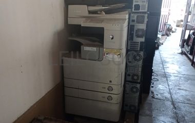 Projectores - Benq e Fotocopiadora - Canon/imageRUNNER 2545i