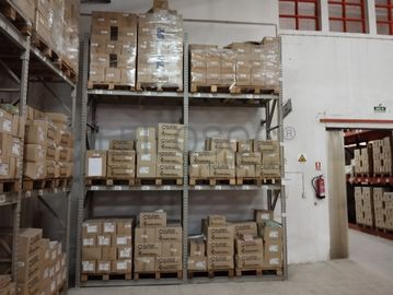 Livros Didáticos e Escolares