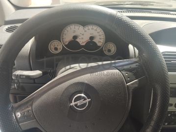 Opel Corsa 1.3 CDT · Ano 2006
