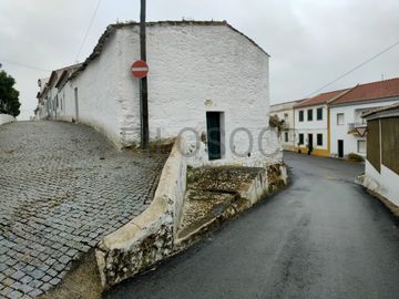 Moradia V3 · Moura