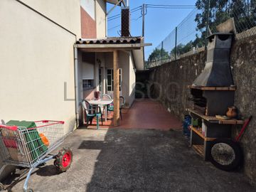 Moradia V4 · Vila de Cucujães, Oliveira de Azeméis