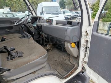 Nissan Cabstar Com Plataforma Elevatória · Ano 2007