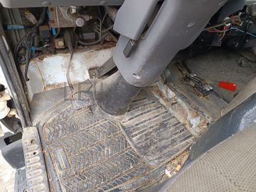 Nissan Cabstar Com Plataforma Elevatória · Ano 2007