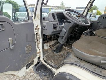 Nissan Cabstar Com Plataforma Elevatória · Ano 2007
