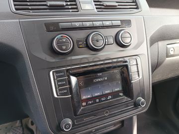 Volkswagen Caddy · Ano 2016
