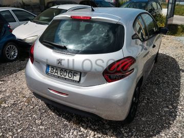 Peugeot 208 · Ano 2018
