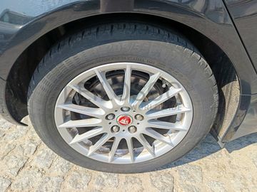 Jaguar XE · Ano 2016