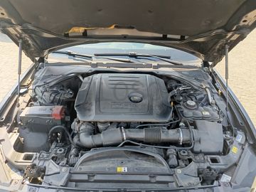 Jaguar XE · Ano 2016