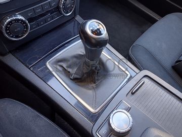 Mercedes-Benz C200 · Ano 2011