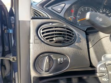 Ford Focus · Ano 2000