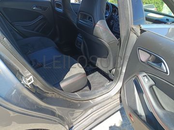 Mercedes-Benz CLA 200 CDI  · Ano 2016