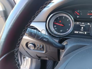 Opel Astra · Ano 2017