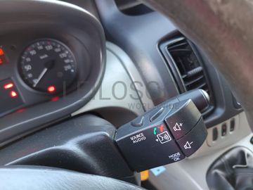 Renault Trafic Caixa 2.0 DCI · Ano 2013