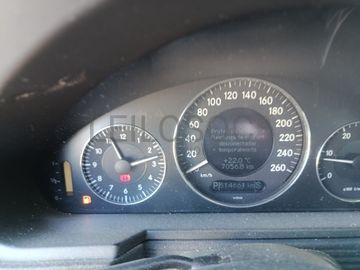 Mercedes-Benz E270 · Ano 2002