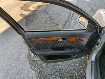Mercedes-Benz E270 · Ano 2002