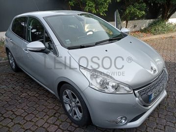 Peugeot 208 · Ano 2012