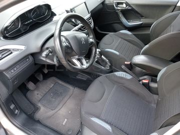 Peugeot 208 · Ano 2012