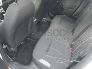 Peugeot 208 · Ano 2012