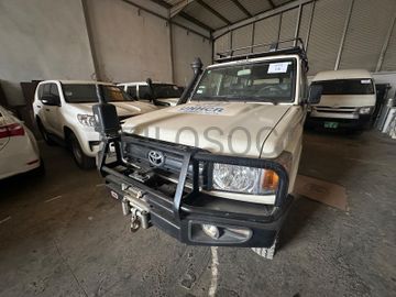 TOYOTA	LAND CRUISER