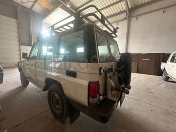 TOYOTA	LAND CRUISER 