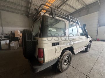 TOYOTA	LAND CRUISER 
