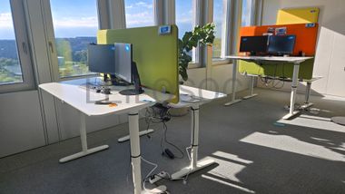  Ensemble de postes de travail ergonomiques