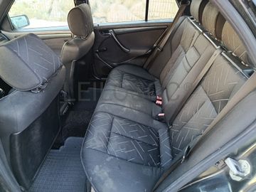 Mercedes-Benz C220 CDI · Ano 2000