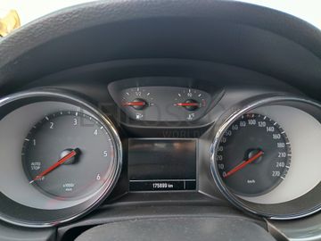 Opel Astra · Ano 2020