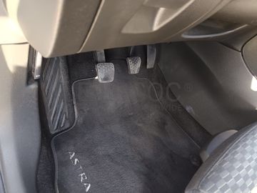 Opel Astra · Ano 2020