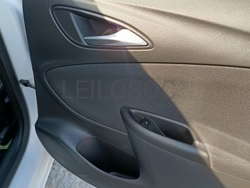 Opel Astra · Ano 2020