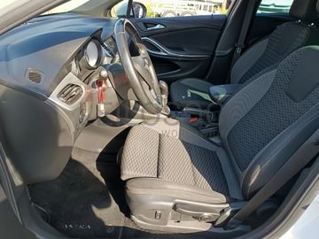 Opel Astra · Ano 2020