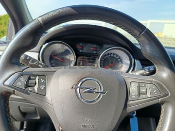 Opel Astra · Ano 2020