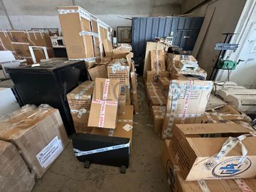 Equipamentos informáticos, artigos de tecnologia e economato