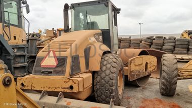 Cil. Auto-Prop. Vibrador Solos 15 T CARTEPILLAR CS583 E