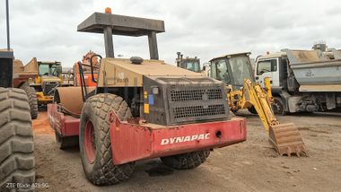 Cil. Auto-Prop. Vibrador Solos 15 T DYNAPAC CA 500 D